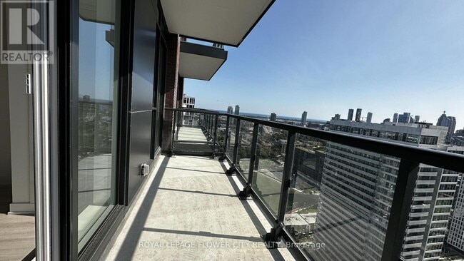 Photo du bâtiment - 130 River St