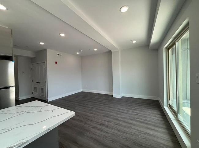 Building Photo - 675 N 41st St