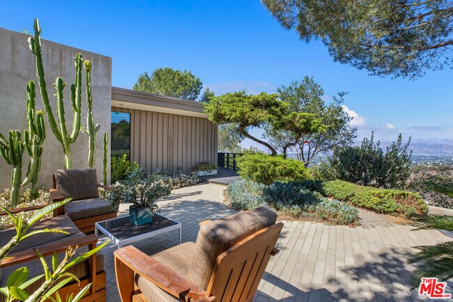 Foto del edificio - 3346 Beverly Ranch Rd