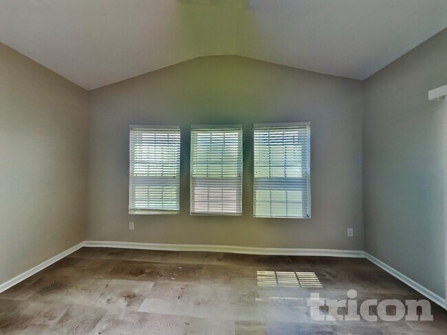 Foto del edificio - 2640 Jordan Ridge Dr