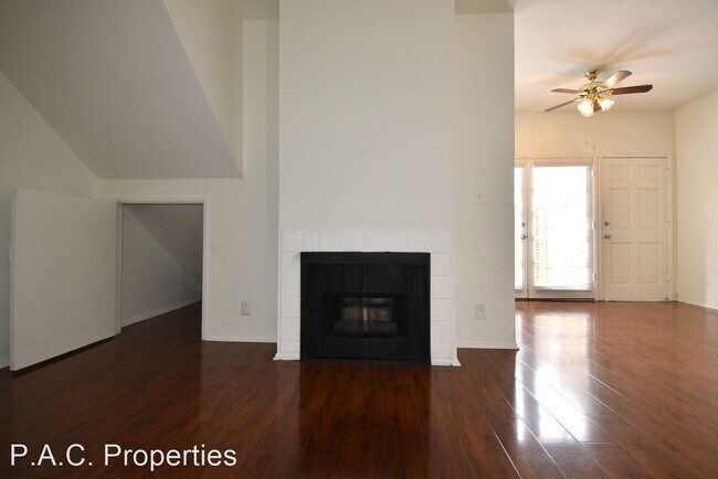 Foto del edificio - 1 br, 1 bath Apartment - 12142-50 Oxnard S...