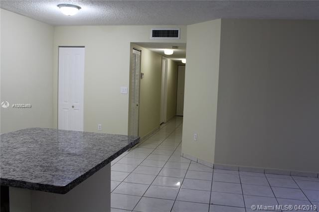 Foto del edificio - 4680 NW 102nd Ave  104-20