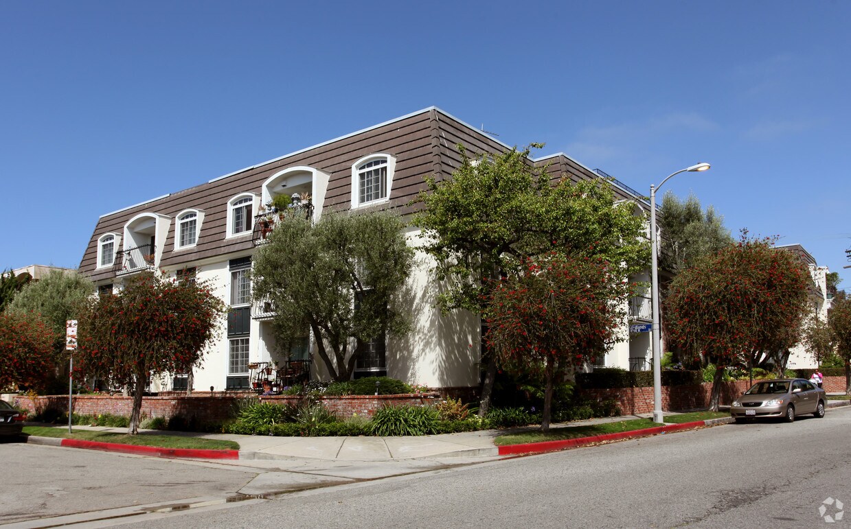 Foto principal - 8607 Tuscany Ave