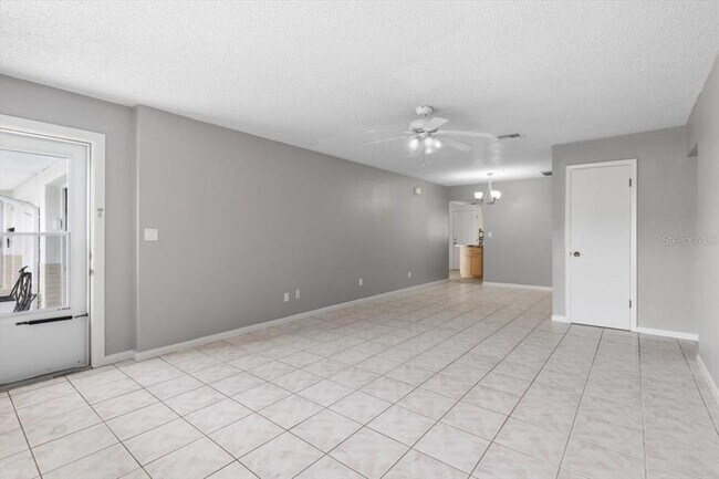 Foto del edificio - 5320 Buttonwood Dr
