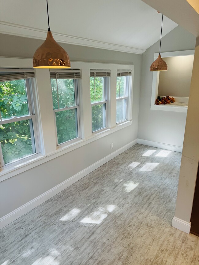 Dining room/area off of kitchen - 1059 Atlantic Ave