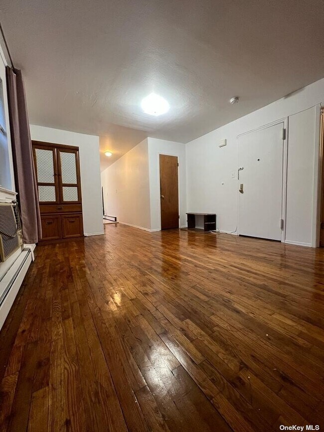 Building Photo - 31-24 44th St