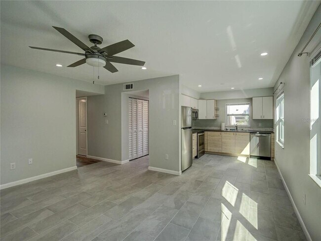 Foto del edificio - 1007 Sumner Blvd