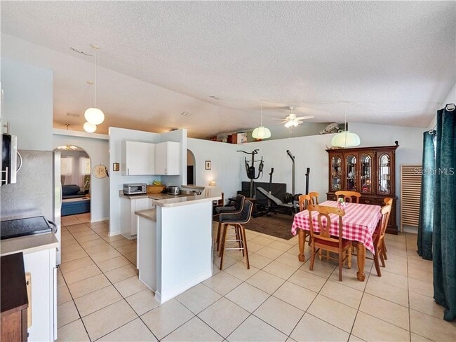 Building Photo - 709 Del Prado Dr