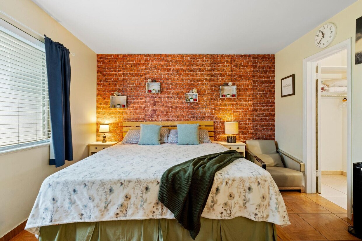 Foto principal - 1739 Washington St