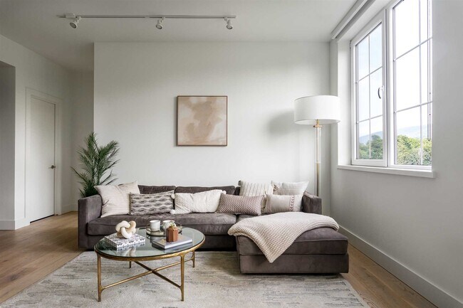 Foto del edificio - 24 Edgewater Pl