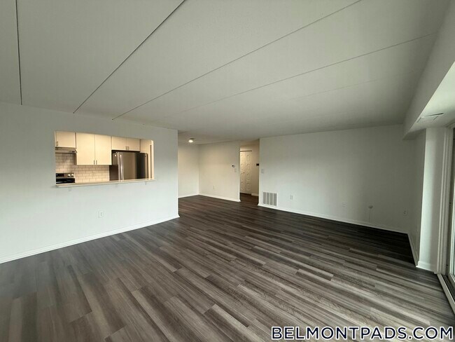 Foto del edificio - 55 Hill Rd