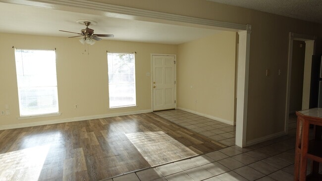 Foto del edificio - 623 S Cypress St