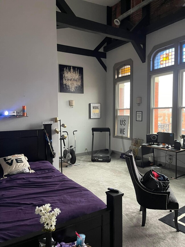 Building Photo - 94/96 S Washington St  1