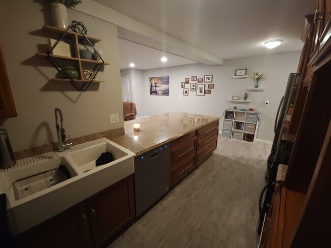 Foto del edificio - 256 22nd Ave S
