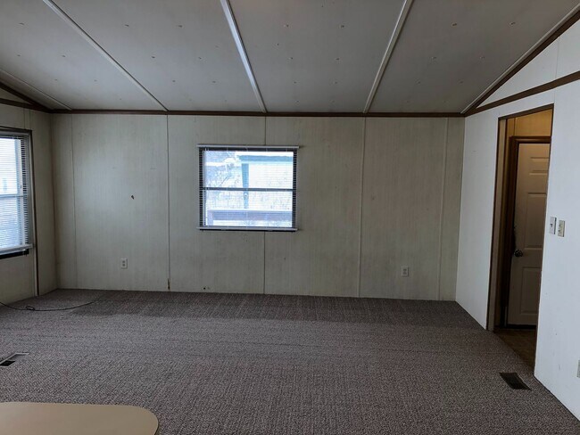 Building Photo - 17 Piccolo Ln