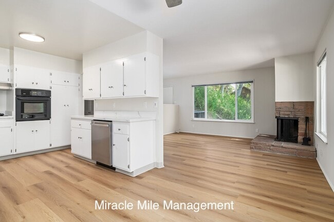 Building Photo - willow