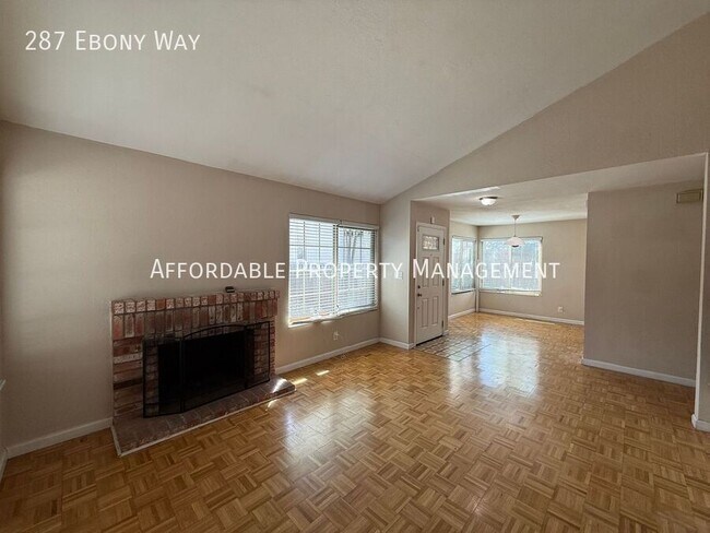 Foto del edificio - 287 Ebony Way