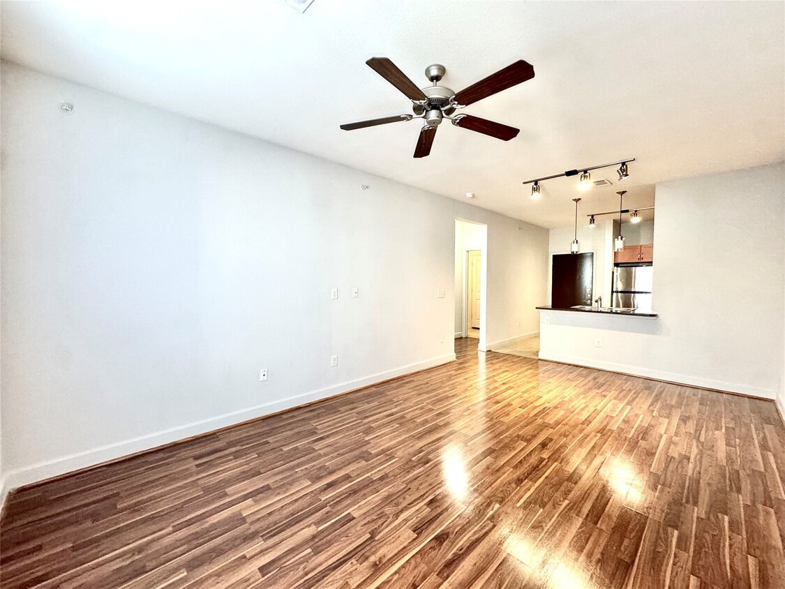 Foto principal - 3333 Weslayan St