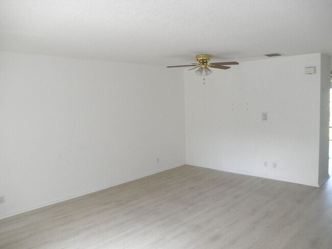 Foto del edificio - 798 Summit Lake Dr