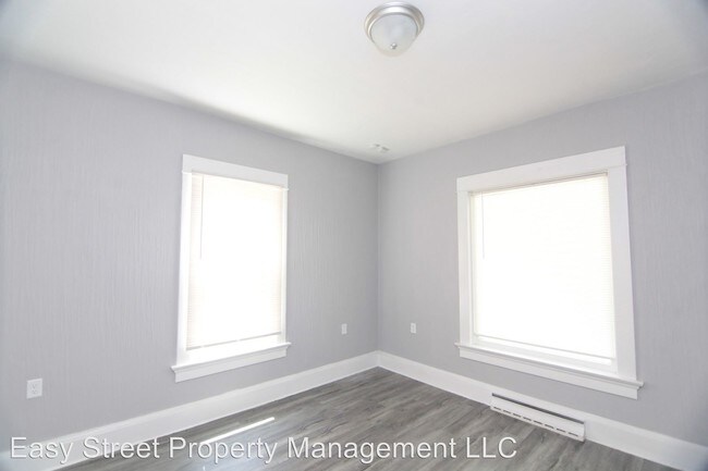 Building Photo - 3 br, 1.5 bath House - 1543 14 1/2