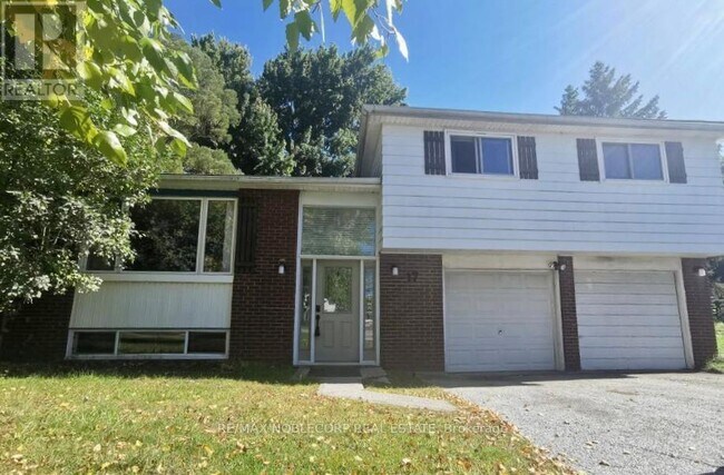 Photo du bâtiment - 17 Larkdale Crescent