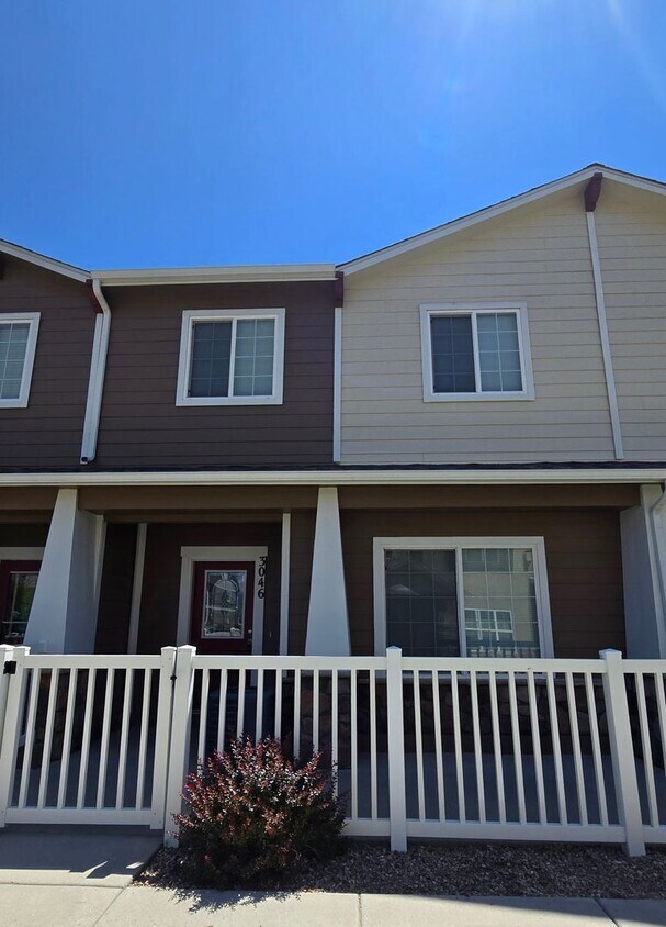 Photo - 3046 Harpy Grove - Soaring Eagles - Townhome - 3 bedroom / 2.5 bath / 2 car garage