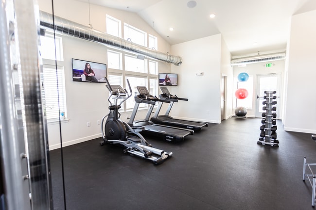 Building Photo - Sawyer Pointe