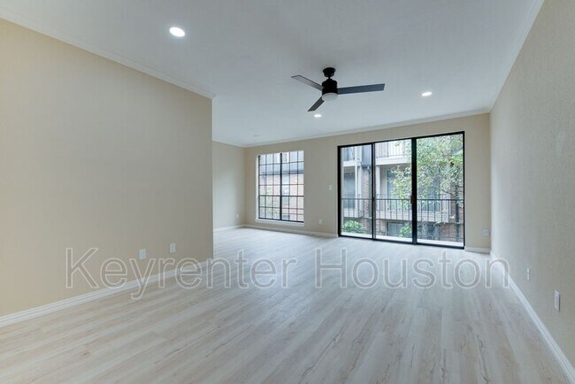 Building Photo - 2400 N Braeswood Blvd
