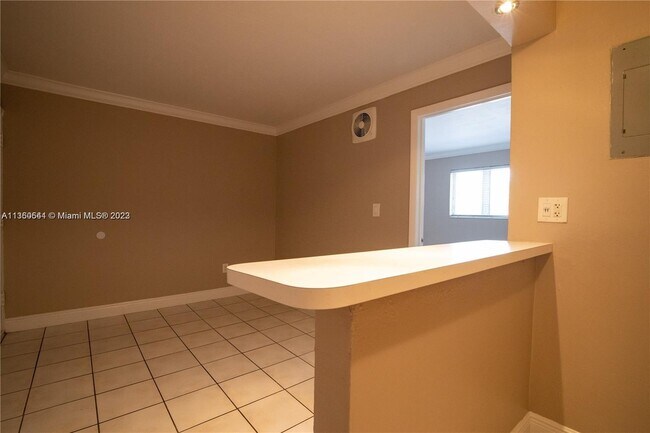 Foto del edificio - 1014 Salzedo St