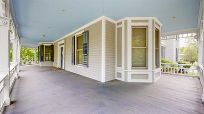 Building Photo - 27 West Lane