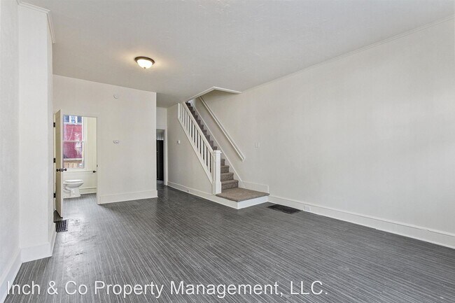 Building Photo - 5 br, 1.5 bath House - 526 E Walnut St