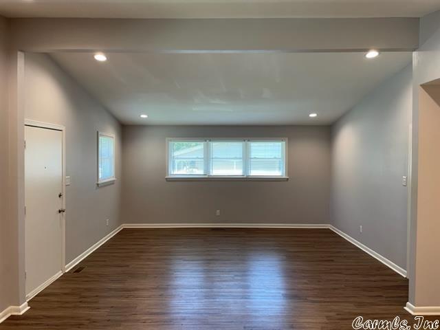 Foto del edificio - 18 Meadowbrook Dr