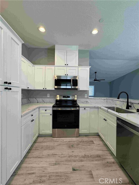 Foto del edificio - 15737 Sago Rd