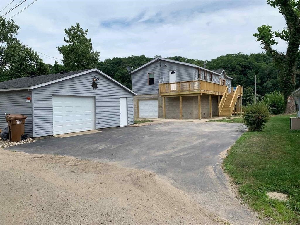 713 Bluewater Dr, Monticello, IN 47960 House Rental in Monticello, IN