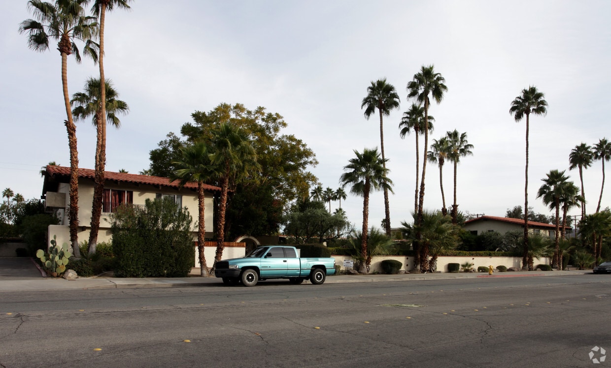 Primary Photo - 550 S El Cielo Rd