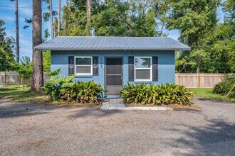 Building Photo - 738 Parklawn Ct