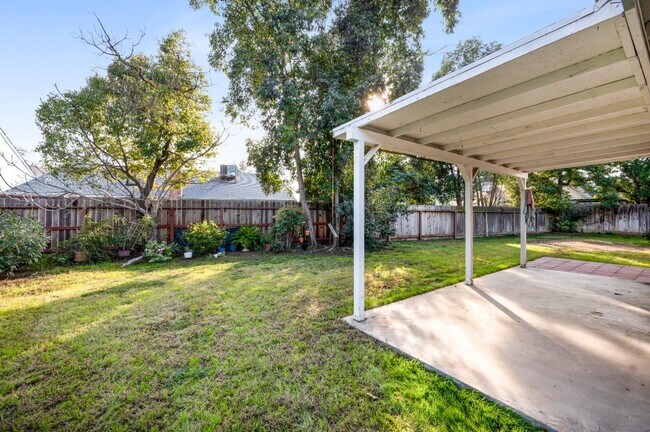 Building Photo - 4031 W San Bruno Ave