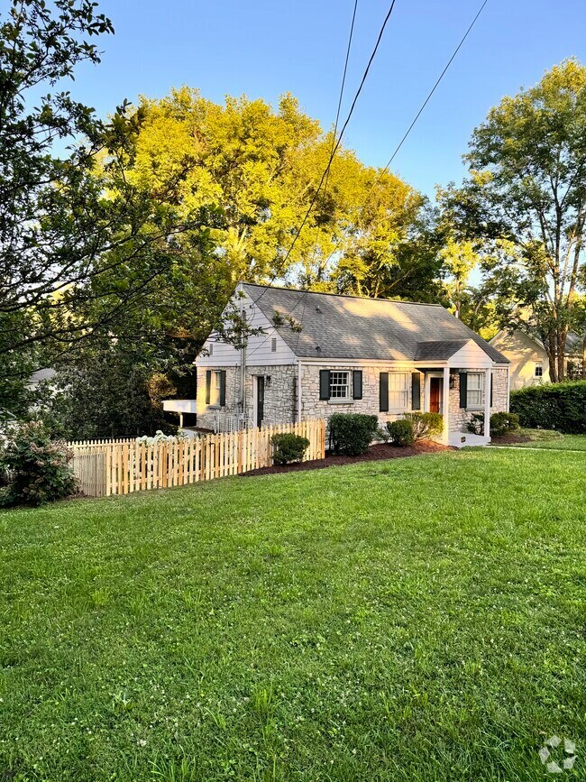 Woodmont Lane Apartments for Rent with Utilities Included Nashville