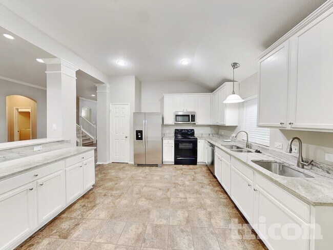 Building Photo - 630 Azalea Dr