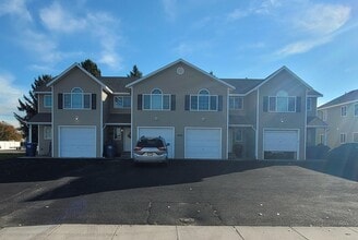 Building Photo - 3578 Deloy Dr