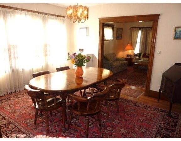 Foto del edificio - 27 Brooks Ave