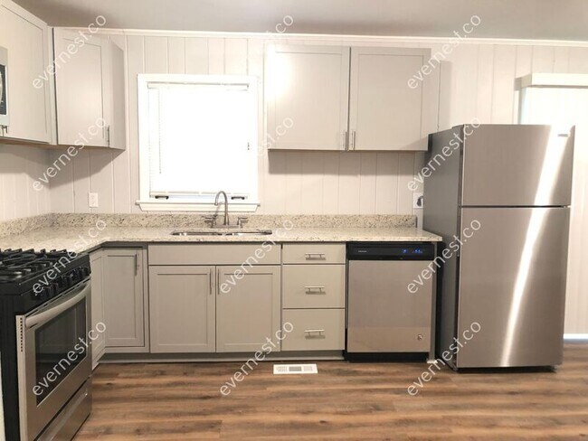 Foto del edificio - 5250 Crystal Ln