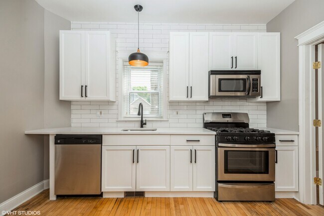 Foto del edificio - 3807 N Ravenswood Ave