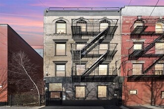 Building Photo - 1965 Bergen St