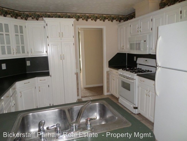 Building Photo - 7205 Willow Oak Dr
