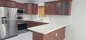 Foto del edificio - 2574 W 71st Pl