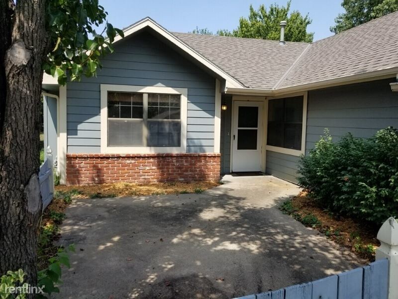 Primary Photo - 2 br, 1 bath Townhome - 3906 W 10th Cir