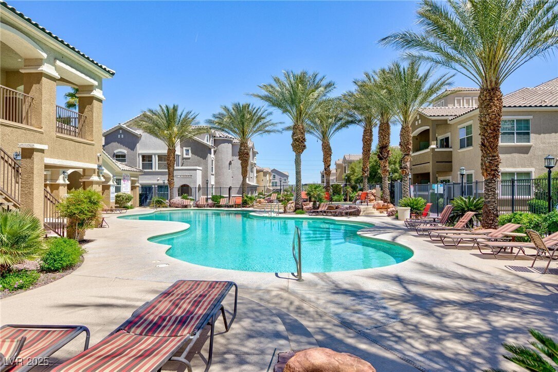 Foto principal - 8777 W Maule Ave