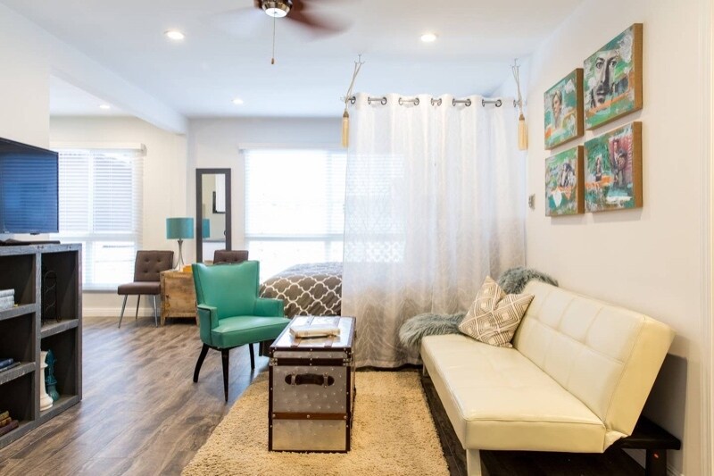 Foto principal - 5943 Carlton Way