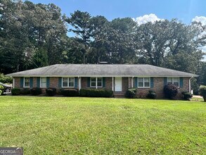 Building Photo - 215 Old Oxford Rd